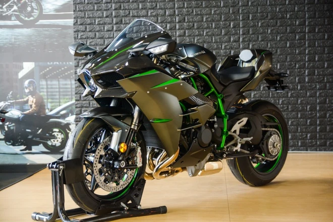 Chi tiết siêu môtô Kawasaki Ninja H2 Carbon giá 1,299 tỷ ...