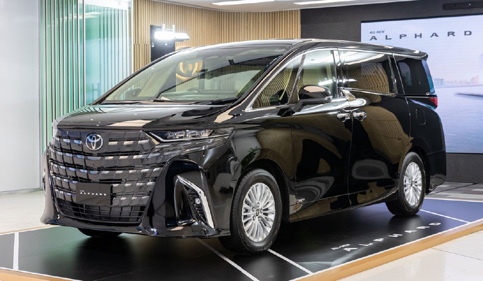 Giá Xe Toyota Alphard 2024 Chốt Giá 4,37 Tỷ và Thêm Bản Hybrid